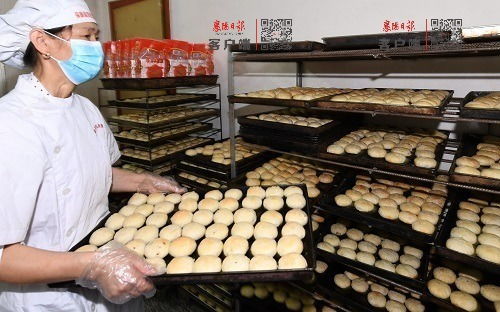 中秋將至，月餅飄香 保康這家食品廠有你尋找的老味道